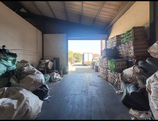 950M² WAREHOUSE TO LET IN KILLARNEY GARDENS